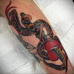 Фото тату сердце и кинжал 09.02.2021 №0102 - tattoo heart dagger - tatufoto.com