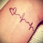 Фото тату сердце и линия пульча 04.02.2021 №0012 - heart pulse tattoo - tatufoto.com