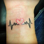 Фото тату сердце и линия пульча 04.02.2021 №0038 - heart pulse tattoo - tatufoto.com