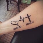 Фото тату сердце и линия пульча 04.02.2021 №0048 - heart pulse tattoo - tatufoto.com