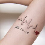 Фото тату сердце и линия пульча 04.02.2021 №0063 - heart pulse tattoo - tatufoto.com