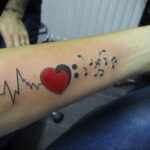 Фото тату сердце и линия пульча 04.02.2021 №0070 - heart pulse tattoo - tatufoto.com