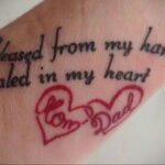 Фото тату сердце и надпись мама 09.02.2021 №0006 - mom heart tattoo - tatufoto.com
