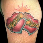 Фото тату сердце и надпись мама 09.02.2021 №0029 - mom heart tattoo - tatufoto.com