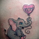 Фото тату сердце и надпись мама 09.02.2021 №0056 - mom heart tattoo - tatufoto.com