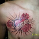 Фото тату сердце и надпись мама 09.02.2021 №0062 - mom heart tattoo - tatufoto.com