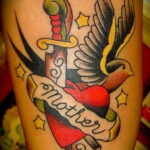 Фото тату сердце и надпись мама 09.02.2021 №0087 - mom heart tattoo - tatufoto.com