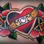 Фото тату сердце и надпись мама 09.02.2021 №0098 - mom heart tattoo - tatufoto.com