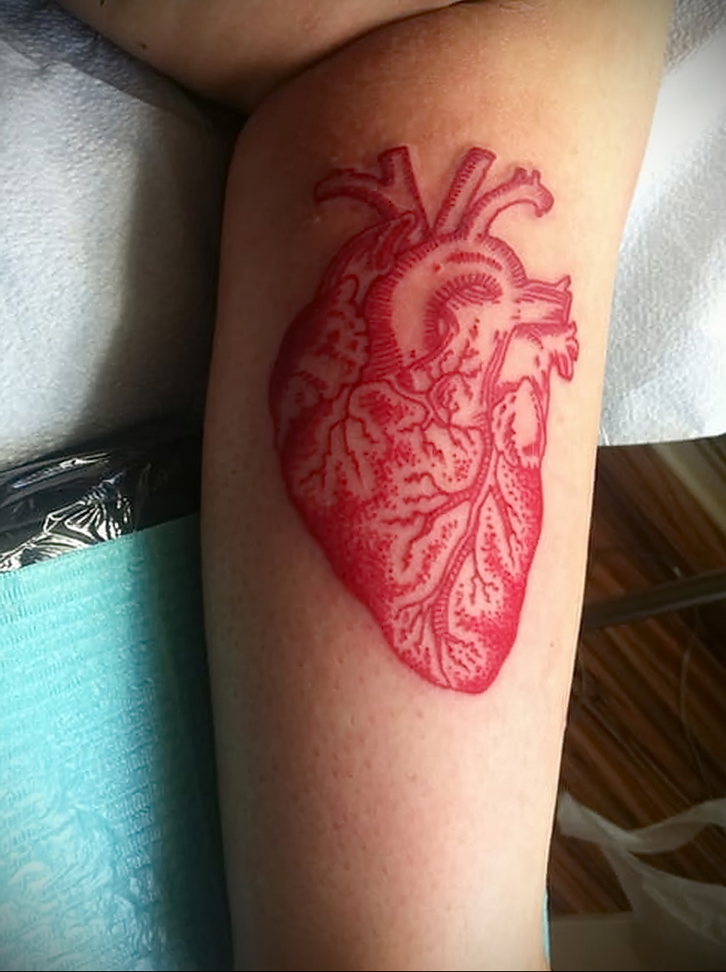 Татуировки с красным цветом