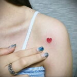 Фото тату сердце красное 09.02.2021 №0037 - red heart tattoo - tatufoto.com