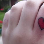Фото тату сердце красное 09.02.2021 №0069 - red heart tattoo - tatufoto.com