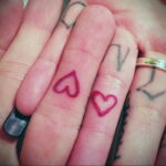 Фото тату сердце красное 09.02.2021 №0083 - red heart tattoo - tatufoto.com
