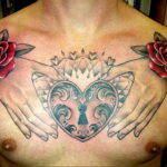 Фото тату сердце на груди 04.02.2021 №0095 - heart tattoo on chest - tatufoto.com