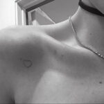 Фото тату сердце на ключице 04.02.2021 №0011 - heart tattoo on collarbone - tatufoto.com