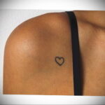 Фото тату сердце на ключице 04.02.2021 №0013 - heart tattoo on collarbone - tatufoto.com