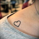 Фото тату сердце на ключице 04.02.2021 №0025 - heart tattoo on collarbone - tatufoto.com