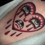 Фото тату сердце на ноге 04.02.2021 №0025 - heart tattoo on leg - tatufoto.com