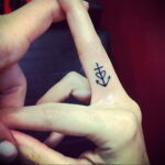 Фото тату сердце на пальце 04.02.2021 №0024 - heart tattoo on finger - tatufoto.com