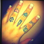 Фото тату сердце на пальце 04.02.2021 №0035 - heart tattoo on finger - tatufoto.com
