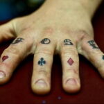 Фото тату сердце на пальце 04.02.2021 №0046 - heart tattoo on finger - tatufoto.com
