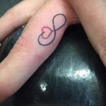 Фото тату сердце на пальце 04.02.2021 №0056 - heart tattoo on finger - tatufoto.com