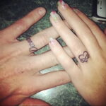 Фото тату сердце на пальце 04.02.2021 №0063 - heart tattoo on finger - tatufoto.com
