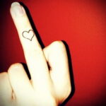 Фото тату сердце на пальце 04.02.2021 №0082 - heart tattoo on finger - tatufoto.com