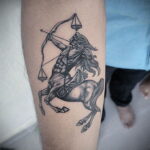 Фото тату стредец для мужчин 02.02.2021 №0003 - Sagittarius tattoo for men - tatufoto.com