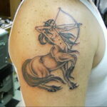 Фото тату стрелец на плече 02.02.2021 №0014 - Sagittarius shoulder tattoo - tatufoto.com