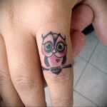маленькая тату с совой на фото 15.02.2021 №0003 - little owl tattoo- tatufoto.com