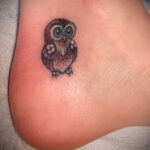маленькая тату с совой на фото 15.02.2021 №0023 - little owl tattoo- tatufoto.com