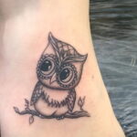 маленькая тату с совой на фото 15.02.2021 №0054 - little owl tattoo- tatufoto.com