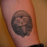 маленькая тату с совой на фото 15.02.2021 №0075 - little owl tattoo- tatufoto.com