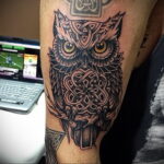 мужской рисунок тату с совой пример 15.02.2021 №0036 - owl tattoo men - tatufoto.com