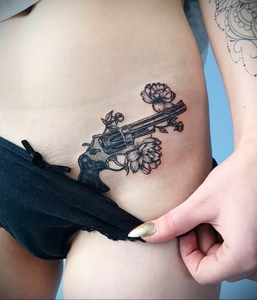 пример рисунка тату револьвер на фото 16.02.2021 №0034 - tattoo revolver - tatufoto.com