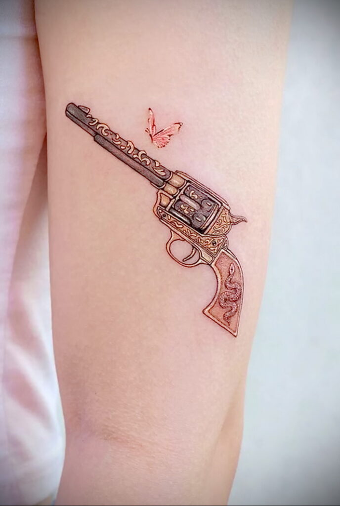 пример рисунка тату револьвер на фото 16.02.2021 №0063 - tattoo revolver - tatufoto.com