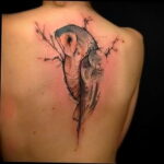 пример рисунка тату сова на спине 15.02.2021 №0003 - owl tattoo on back - tatufoto.com
