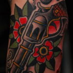 тату револьвер на руке 16.02.2021 №0010 - revolver tattoo on arm - tatufoto.com