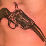 тату револьвер фото пример рисунка 16.02.2021 №0001 - tattoo revolver - tatufoto.com