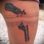 тату револьвер фото пример рисунка 16.02.2021 №0039 - tattoo revolver - tatufoto.com
