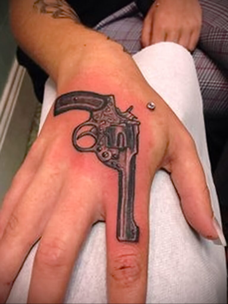 тату револьвер фото пример рисунка 16.02.2021 №0057 - tattoo revolver - tatufoto.com