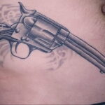 тату револьвер фото пример рисунка 16.02.2021 №0079 - tattoo revolver - tatufoto.com