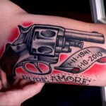 тату револьвер фото пример рисунка 16.02.2021 №0087 - tattoo revolver - tatufoto.com