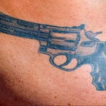 тату револьвер фото пример рисунка 16.02.2021 №0107 - tattoo revolver - tatufoto.com