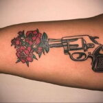 тату револьвер фото пример рисунка 16.02.2021 №0119 - tattoo revolver - tatufoto.com