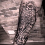 тату с черной совой на фото 15.02.2021 №0005 - black owl tattoo- tatufoto.com