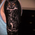 тату с черной совой на фото 15.02.2021 №0029 - black owl tattoo- tatufoto.com