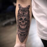 тату сова и череп пример рисунка 15.02.2021 №0072 - owl skull tattoo - tatufoto.com