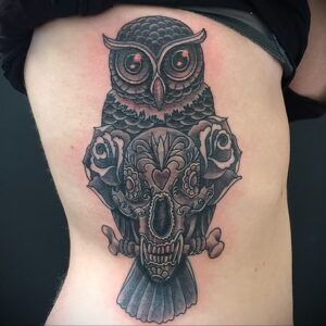 тату сова и череп пример рисунка 15.02.2021 №0079 - owl skull tattoo - tatufoto.com