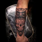 тату сова и череп пример рисунка 15.02.2021 №0085 - owl skull tattoo - tatufoto.com